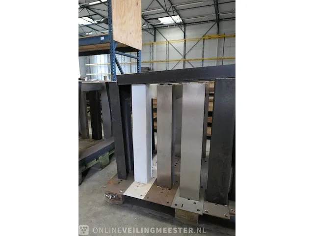 Ca. 17x diverse metalen tafelpoten - afbeelding 8 van  12