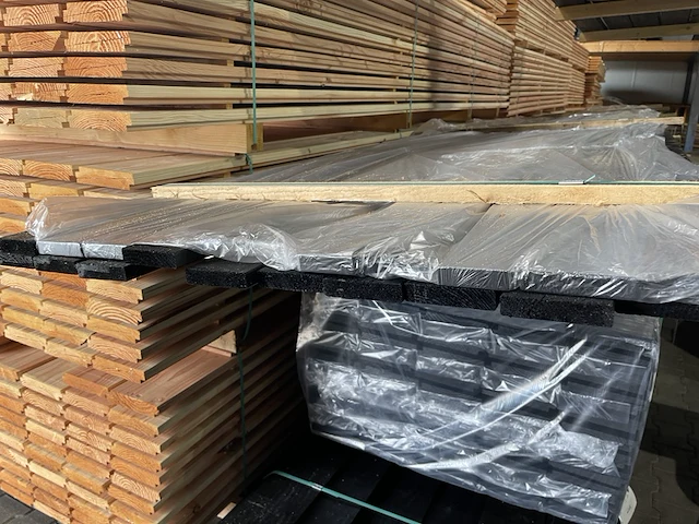 Ca. 17x douglas latten zwart gecoat, 20x90mm, lengte 480cm - afbeelding 3 van  3
