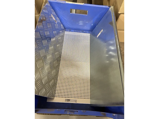 Ca. 17x plaatmateriaal ijzer traan vlak gat - afbeelding 1 van  3