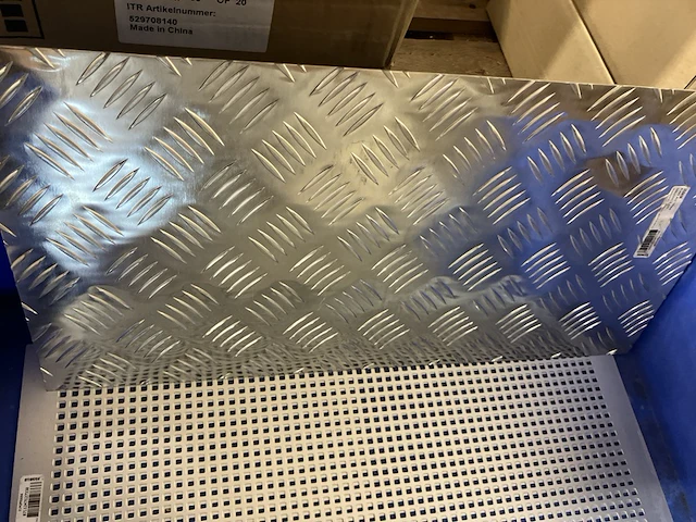 Ca. 17x plaatmateriaal ijzer traan vlak gat - afbeelding 2 van  3