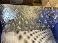 Ca. 17x plaatmateriaal ijzer traan vlak gat - afbeelding 2 van  3