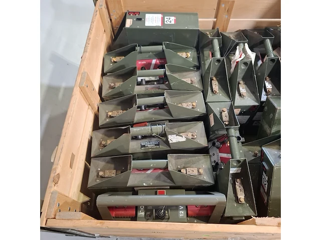 Ca. 17x starthulp accu, powervamp, o.a. nato 200 - afbeelding 9 van  9