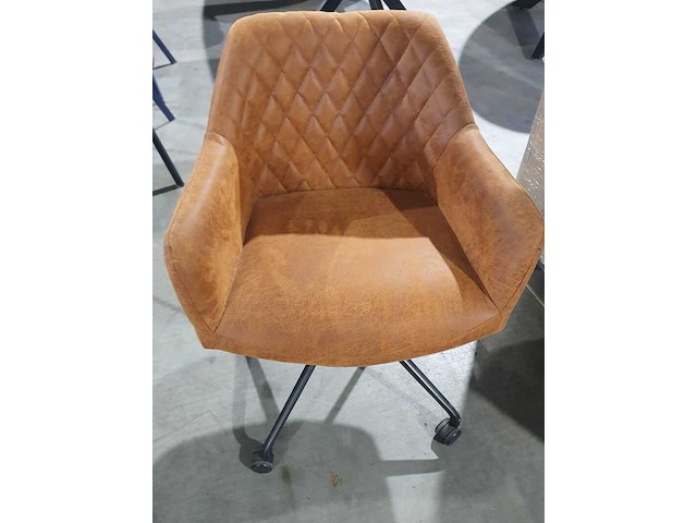 Ca. 17x stoelen – diverse modellen & kleuren, labelwise, 2024 - afbeelding 1 van  10