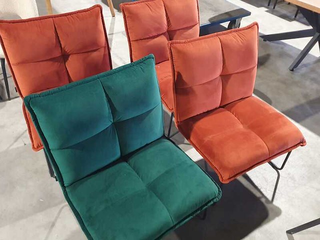 Ca. 17x stoelen – diverse modellen & kleuren, labelwise, 2024 - afbeelding 9 van  10