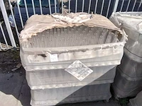 Ca. 180 nieuwe wijnflessen. - afbeelding 1 van  4