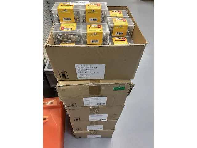 Ca. 180x i fix slotbouten +moer rvs m8x40 - afbeelding 1 van  4
