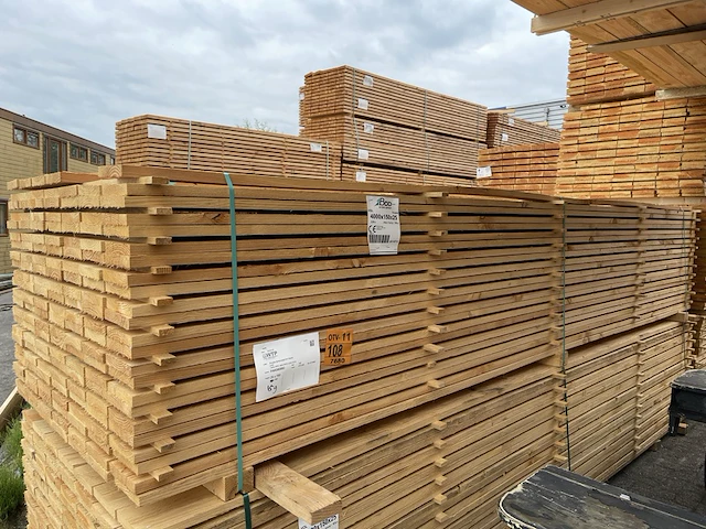 Ca. 189x douglas planken fijnbezaagd , 22x150mm, lengte 300cm - afbeelding 2 van  4