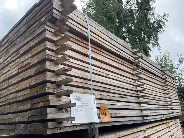 Ca. 189x douglas planken fijnbezaagd , 22x150mm, lengte 300cm - afbeelding 4 van  4