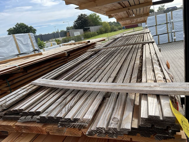 Ca. 18x douglas design profiel , 20x135mm, lengte 500cm - afbeelding 1 van  3