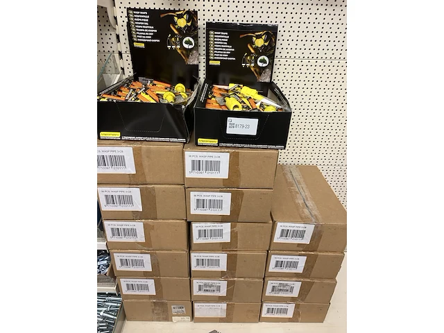 Ca. 18x dozen wespenvallen a 36x3 per doos inhoud - afbeelding 1 van  4