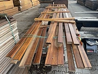 Ca. 18x guyana teak planken geschaafd, 27x70mm, lengte 1/430cm, 5/460cm, 12/490cm