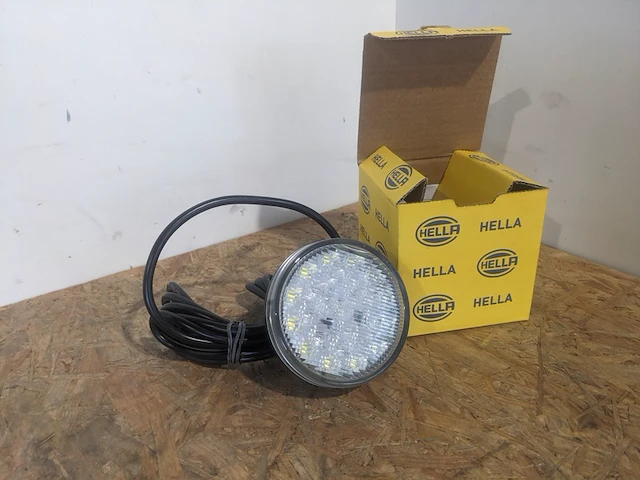 Ca. 18x hella knip-breedtelicht led 2be 980 690 201 - afbeelding 2 van  7