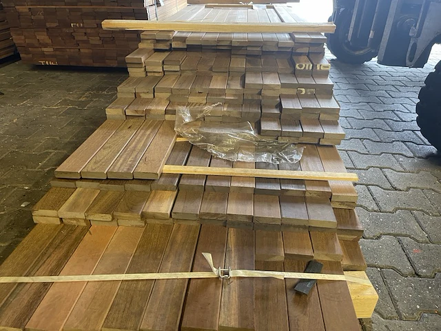 Ca. 195x ipé country grade planken geschaafd, 21x70mm, lengte 46/185cm, 25/215cm, 25/245cm, 23/275cm, 12/305cm, 17/335cm, 24/365cm, 4/400cm, 8/430cm, 11/490cm - afbeelding 3 van  3