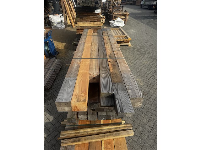 Ca. 19x douglas palen | geschaafd - afbeelding 1 van  3