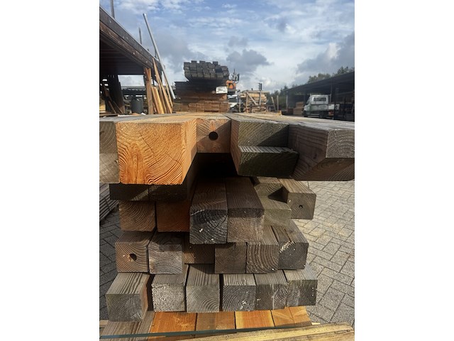 Ca. 19x douglas palen | geschaafd - afbeelding 2 van  3