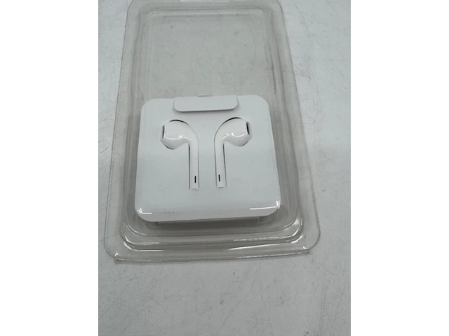 Ca. 19x headset en 12x lightning adapter apple, wit - afbeelding 2 van  8