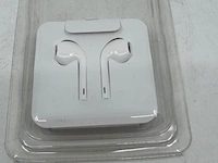 Ca. 19x headset en 12x lightning adapter apple, wit - afbeelding 2 van  8