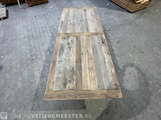 Ca. 1x eiken tafel voor binnen bewerkt inclusief poten, 35x100x245cm - afbeelding 1 van  3