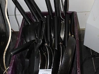 Ca. 20 steelpannen in diverse maten en uitvoeringen in kunststof bak. - afbeelding 2 van  2