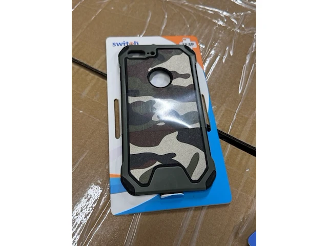 Ca. 2000x telefoonhoesjes switchme - afbeelding 1 van  6