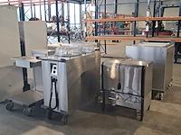 Ca. 200x dienbladen, 3x dienbladwagens, bordenwarmer en melkdispencer - afbeelding 1 van  22