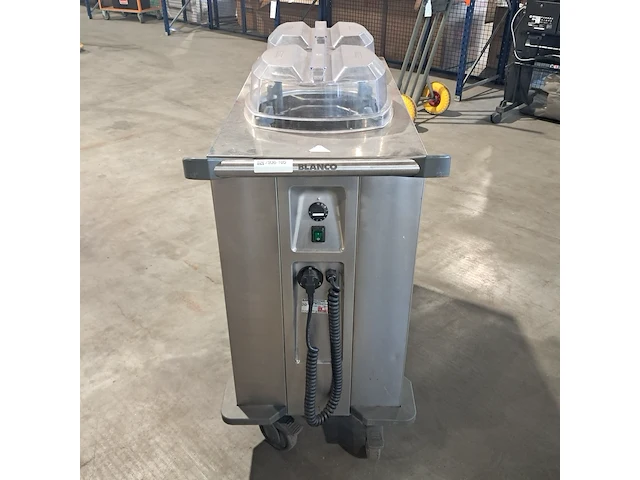Ca. 200x dienbladen, 3x dienbladwagens, bordenwarmer en melkdispencer - afbeelding 14 van  22