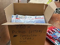 Ca. 200x zelfklevende letters, symbolen, cijfers, pickup home - afbeelding 2 van  4