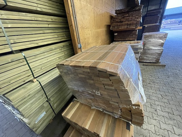 Ca. 207x ipé country grade planken geschaafd, 27x90mm, lengte 95cm - afbeelding 1 van  3