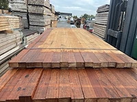 Ca. 208x angelim pedra regels fijnbezaagd, 40x60mm, lengte 16/240cm, 185/270cm, 7/310cm - afbeelding 1 van  3