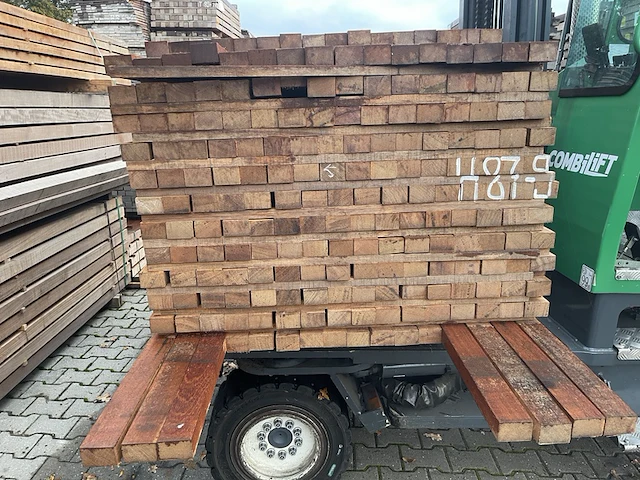 Ca. 208x angelim pedra regels fijnbezaagd, 40x60mm, lengte 16/240cm, 185/270cm, 7/310cm - afbeelding 3 van  3