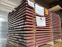 Ca. 209x purple heart planken geschaafd, 21x70mm, lengte 125cm - afbeelding 2 van  3