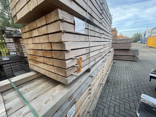 Ca. 20x douglas balken fijnbezaagd, 75x200mm, lengte 300cm - afbeelding 4 van  4
