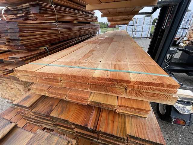 Ca. 20x douglas planken fijnbezaagd, 22x200mm, lengte 500cm - afbeelding 1 van  3