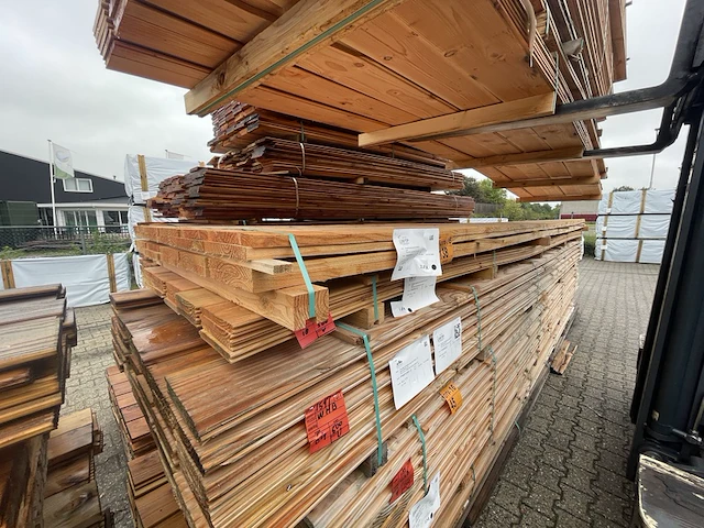 Ca. 20x douglas planken fijnbezaagd, 22x200mm, lengte 500cm - afbeelding 2 van  3