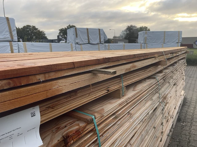 Ca. 20x douglas planken fijnbezaagd, 22x200mm, lengte 500cm - afbeelding 2 van  3