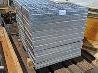 Ca. 20x persrooster antislip staal verzinkt - afbeelding 1 van  5