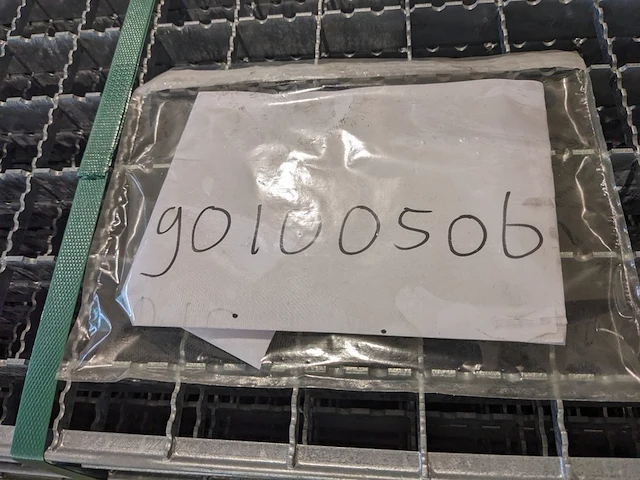 Ca. 20x persrooster antislip staal verzinkt - afbeelding 5 van  5