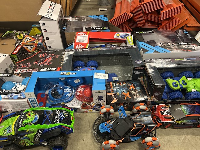 Ca. 20x rc auto's/voertuigen w.o. gear2play, carrera, monster jam, exost - afbeelding 8 van  14
