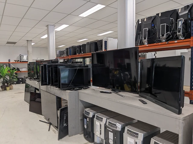 Ca. 20x televisies, samsung, sony, lg, oled, lcd, led - afbeelding 1 van  45