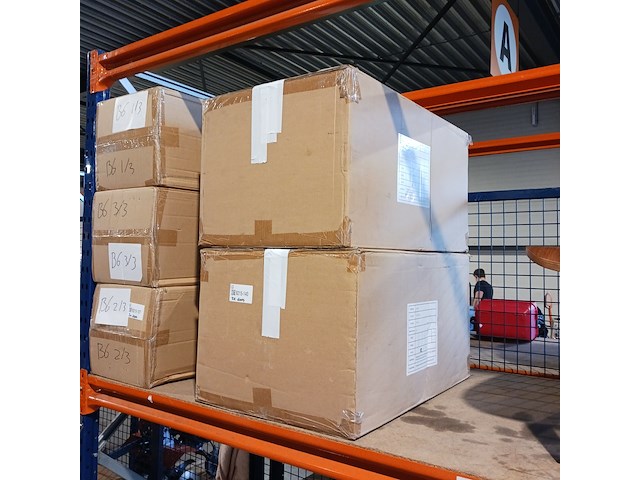 Ca. 20x voetbalschoenen - rood/zwart - mixpartij, dores - afbeelding 4 van  4