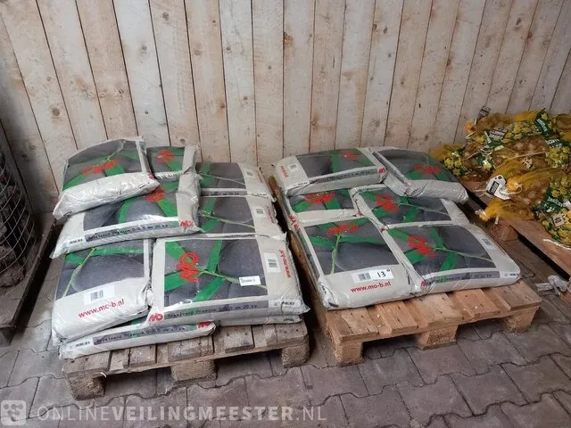 Ca. 20x zak a 20 kilo speelzand - afbeelding 1 van  6