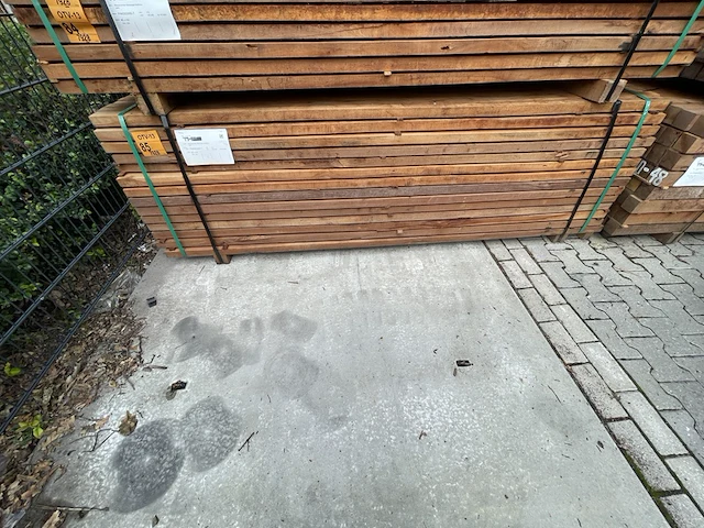 Ca. 210x massaranduba regels fijnbezaagd, 40x60mm, lengte 250cm - afbeelding 4 van  4