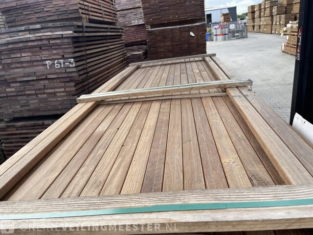 Ca. 215x guyana ipé hardhouten planken geschaafd , 27x50mm, lengte 119/185cm, 56/215cm, 40/245cm - afbeelding 1 van  3