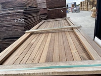Ca. 215x guyana ipé hardhouten planken geschaafd , 27x50mm, lengte 119/185cm, 56/215cm, 40/245cm - afbeelding 1 van  3