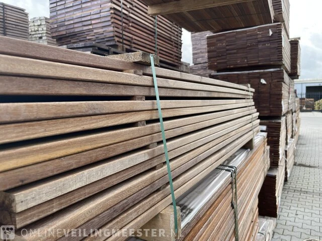 Ca. 215x guyana ipé hardhouten planken geschaafd , 27x50mm, lengte 119/185cm, 56/215cm, 40/245cm - afbeelding 2 van  3