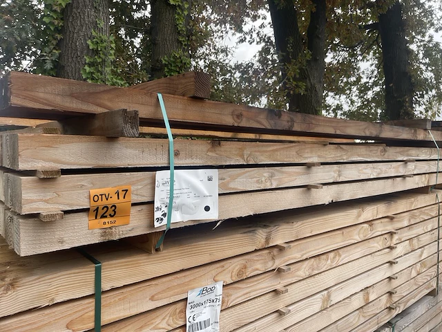 Ca. 21x douglas balken fijnbezaagd, 75x175mm, lengte 300cm - afbeelding 4 van  4