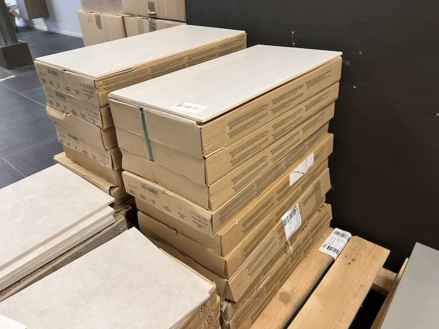 Ca. 22 m² wandtegels - afbeelding 2 van  3