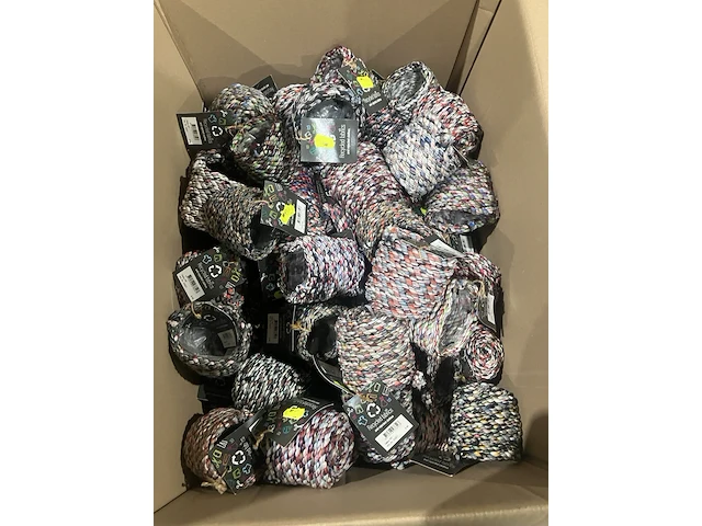 Ca. 223x bloempotjes van gerecyclede kleding - afbeelding 1 van  5