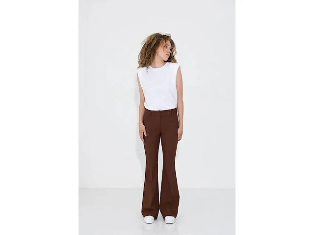 Ca. 22x broek en 33x colbert, suitss me, daily food, potting soil - afbeelding 1 van  10