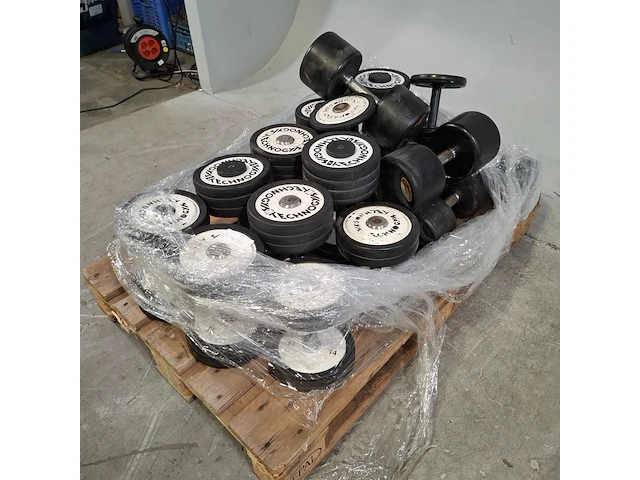 Ca. 22x dumbells, o.a. technogym - afbeelding 3 van  7